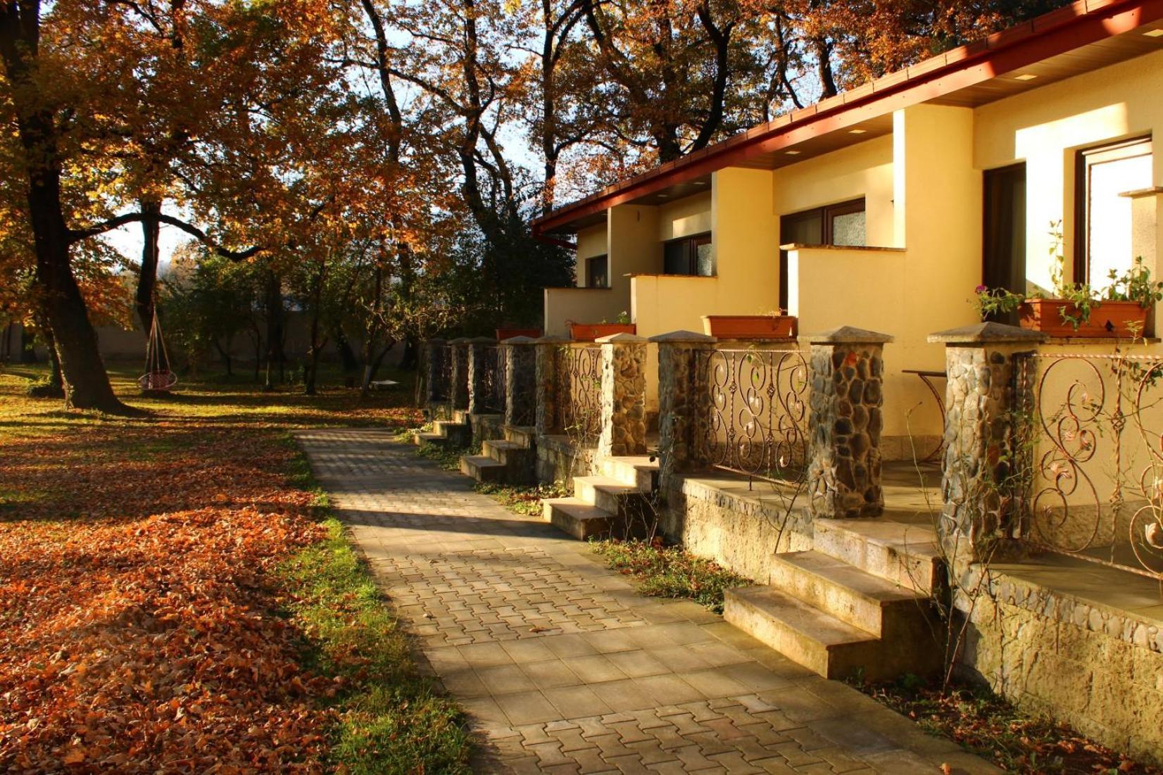 Kvareli Oaks Hotel Exterior photo