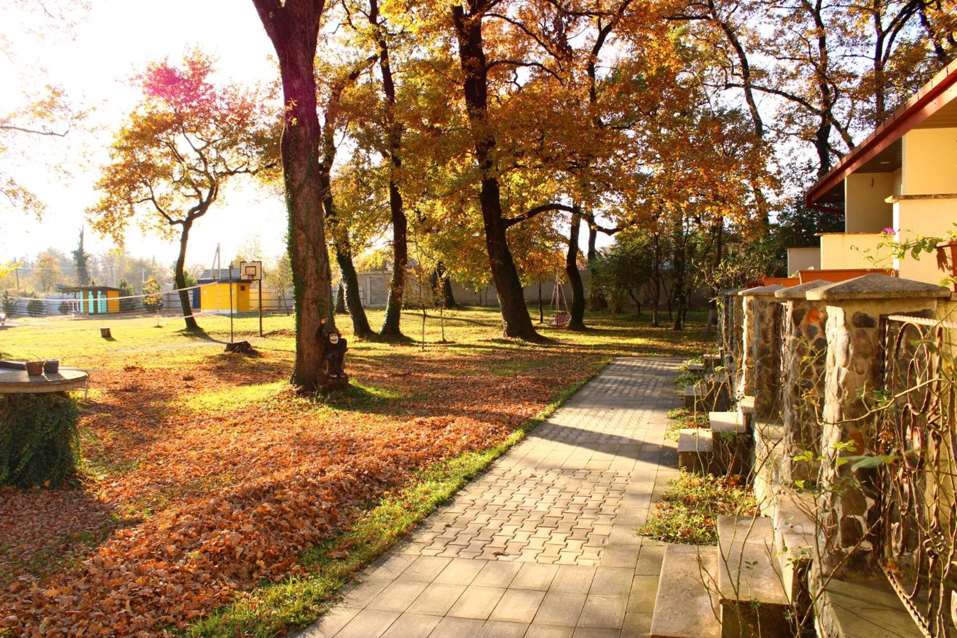 Kvareli Oaks Hotel Exterior photo